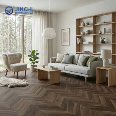 Pavimento in legno massello di mogano con motivo a spina di pesce.