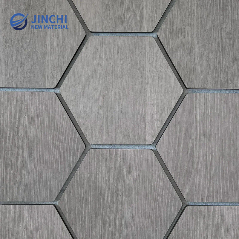 Schallschutzwandpaneele, graue Walnuss, sechseckig, mit grauem Filz