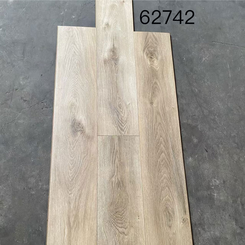 Pardoseală laminată din lemn impermeabilă AC4 HDF 10 mm