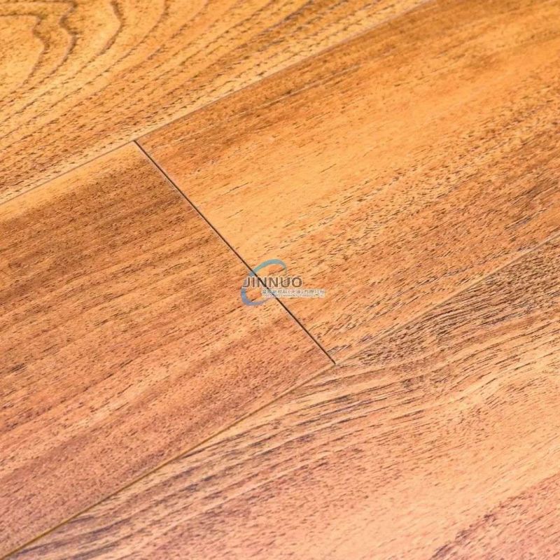 Hochglänzender, leicht zu reinigender 12-mm-Laminatboden