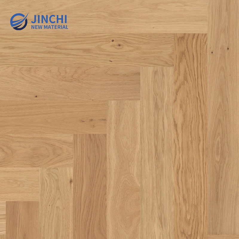 Pavimento in legno massello naturale a spina di pesce