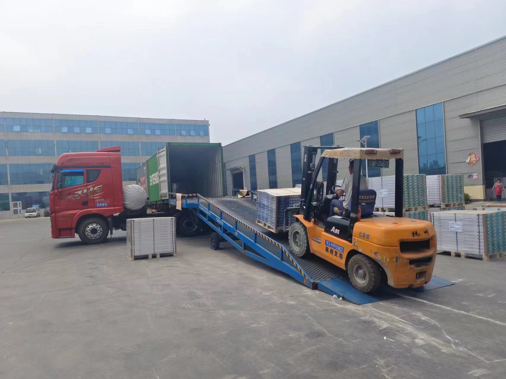 Түсті мәрмәр жылу ламинат еден Түсті мәрмәр жылу ламинат еден