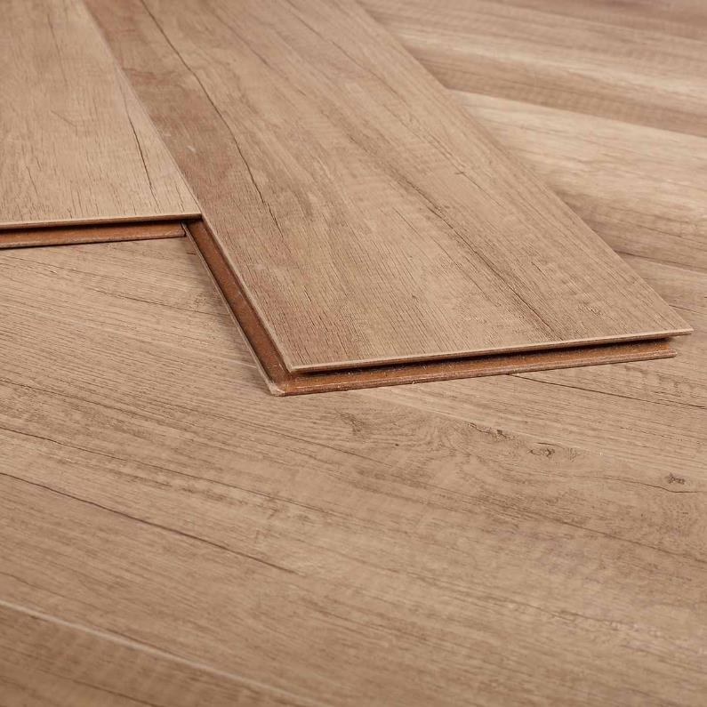 Piso laminado em parquet de madeira