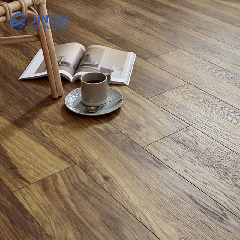 Revêtement de sol stratifié rustique en hickory brun de 10 mm