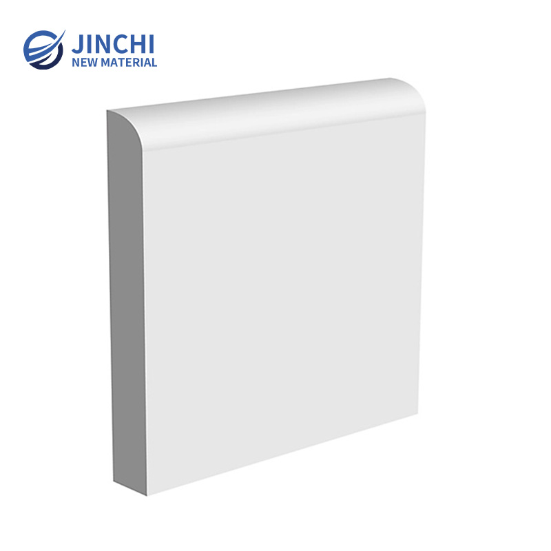 Sauber geschnittene Fußleiste