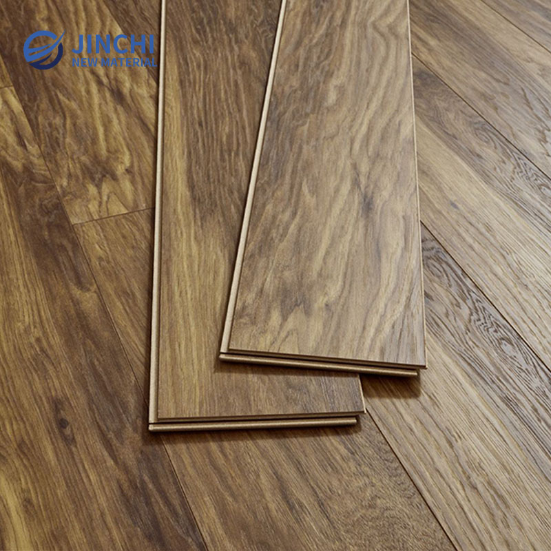 Revêtement de sol stratifié rustique en hickory brun de 10 mm