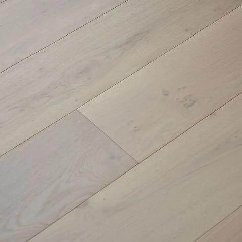 أرضية خشبية من خشب البلوط الطبيعي 8 ملم