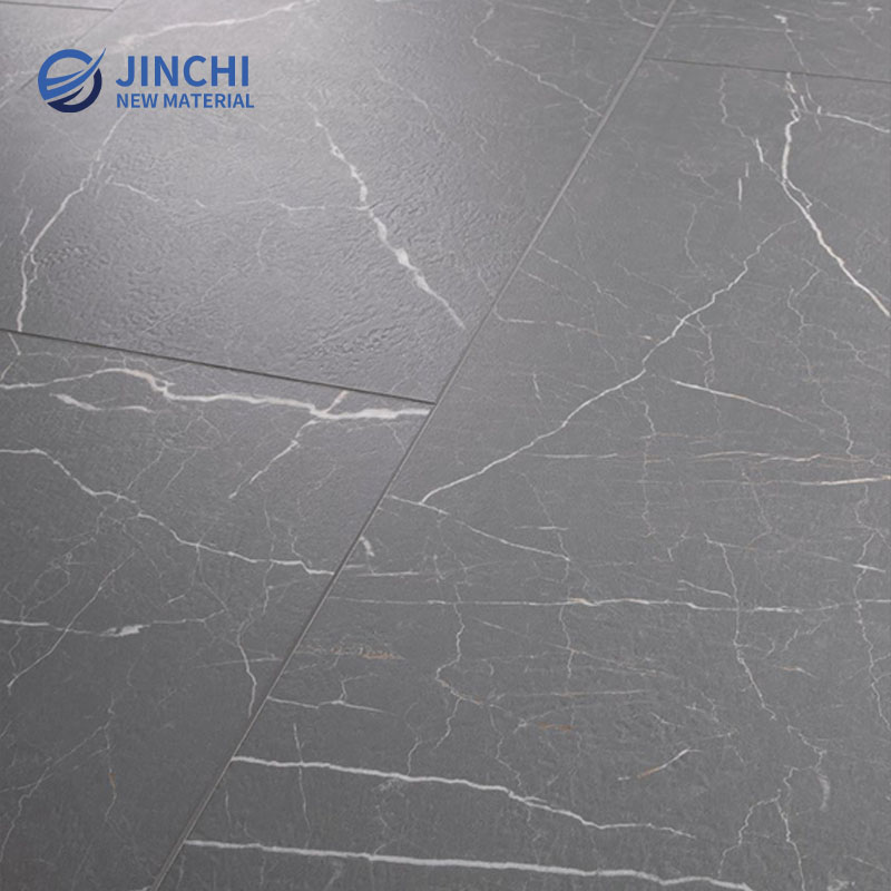 Suelos SPC impermeables con superficie de mármol