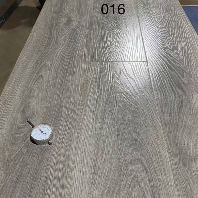 Hot Sale Economic Waterproof 8MM Wooden Laminate Flooring